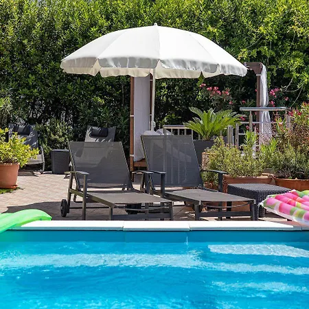 Apartamento Faszinierendes Nur 200 Meter Zum Mit Meerblick, Pool, Grill, Lounge-bereich