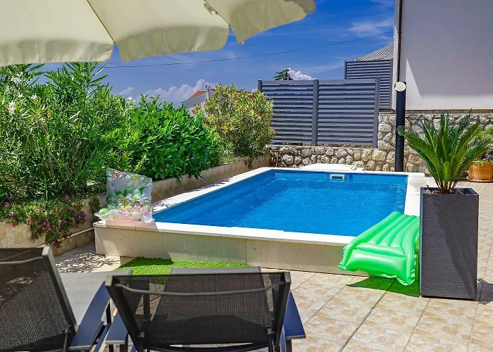Faszinierendes Nur 200 Meter Zum Mit Meerblick, Pool, Grill, Lounge-bereich
