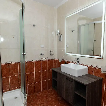 Apartamento Faszinierendes Nur 200 Meter Zum Mit Meerblick, Pool, Grill, Lounge-bereich
