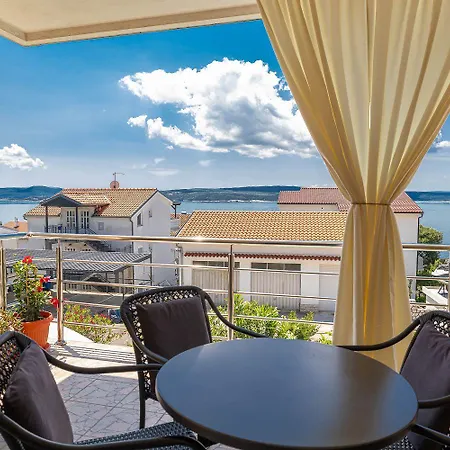 Apartamento Faszinierendes Nur 200 Meter Zum Mit Meerblick, Pool, Grill, Lounge-bereich Dramalj
