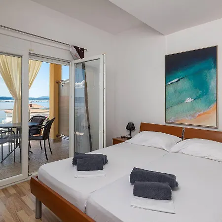 Apartamento Faszinierendes Nur 200 Meter Zum Mit Meerblick, Pool, Grill, Lounge-bereich